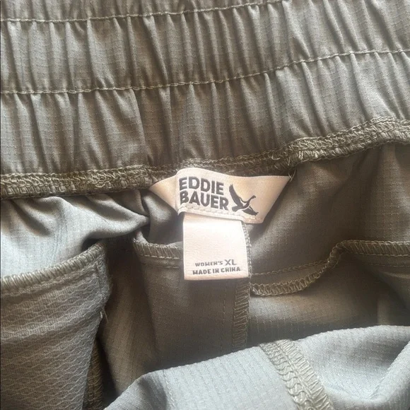 Eddie Bower treeline short, new newer worn. - Picture 6 of 6